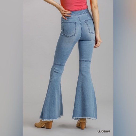 Umgee | High Rise Fringe Hem Bell Bottom Stretch Denim Jeans Light Wash New 5 - Picture 9 of 14